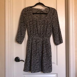 URBAN OUTFITTERS daisy print dress